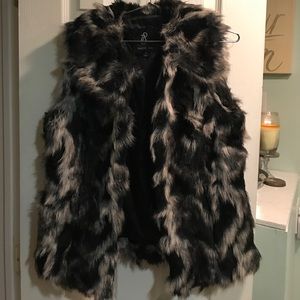 Rachel Zoe Black/Grey/White faux fur vest
